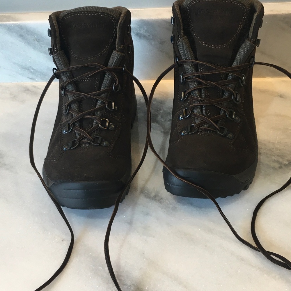 Women's Lace Up Boots - Brown